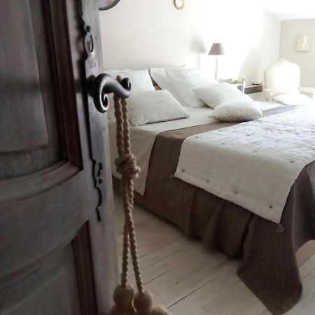 La Maison Perchee 艾格-莫尔特 外观 照片